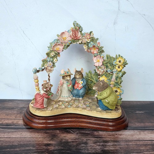Brambly hedge summer tableau - hedge,