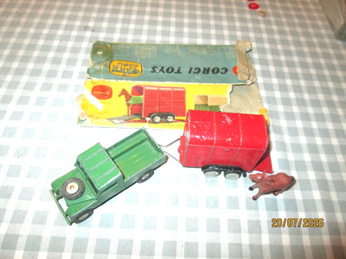 Corgi toys gift set - toys, 2