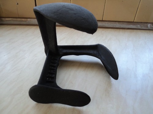 Vintage cast iron triple shoe - cast,