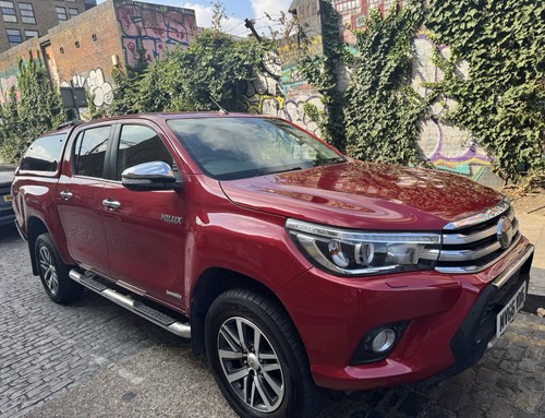 Toyota hilux invincible 4x4 - toyota,