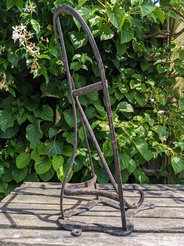Vintage cast iron horse saddle - cast,