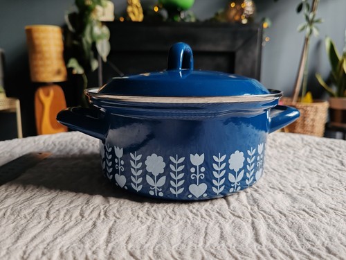 Vintage enamel pot herma of - ,,