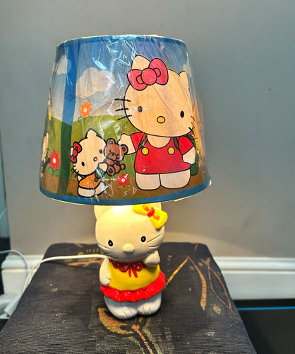 Hello kitty table - table, lamp