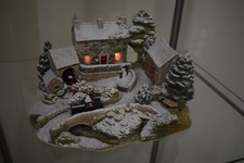 Lilliput Lane  Country Christmas . Illuminated