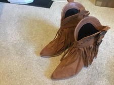 Brown Faux suede fringed Pocahontas ankle boots Cowboy/Girl used once size 7 EX