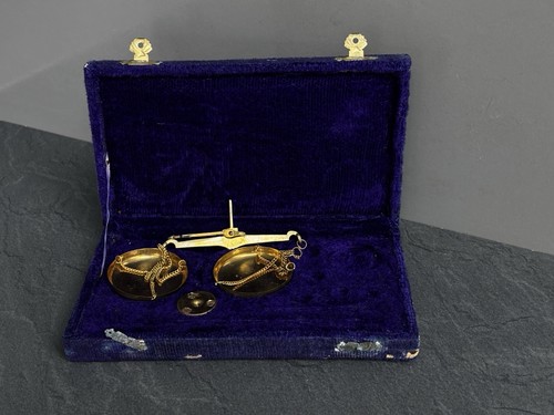Vintage brass apothecary - brass, scale
