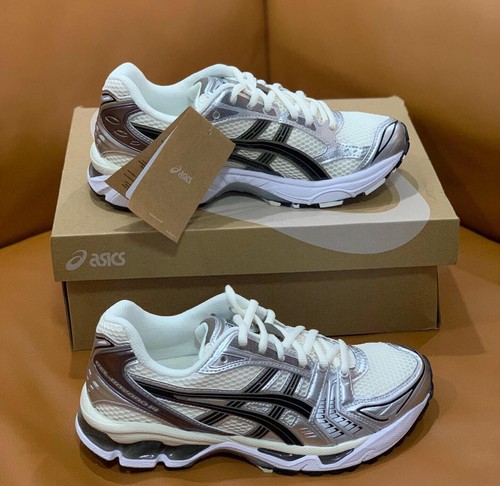 Running shoes - shoes, 🚀