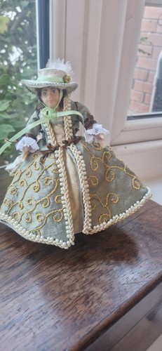 Scale ooak georgian lady - scale,