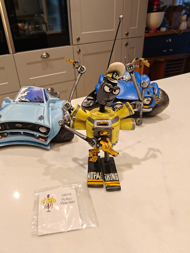 Speed freaks robo warden robot - freaks, robo-warden