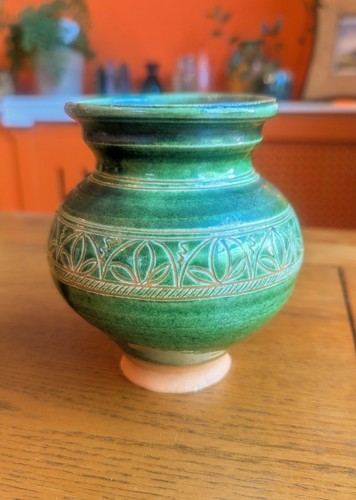 Vintage studio pottery green - studio,