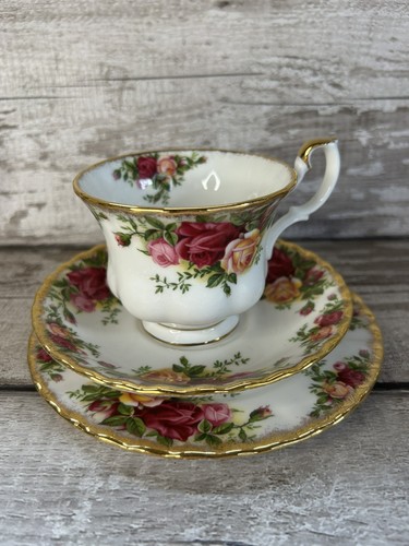 Royal albert old - old, roses
