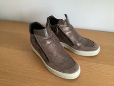 Igi & Co Hidden Wedge