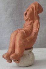 SMALL VINTAGE NOVELTY CERAMIC FIGURE ON A CHAMBER POT