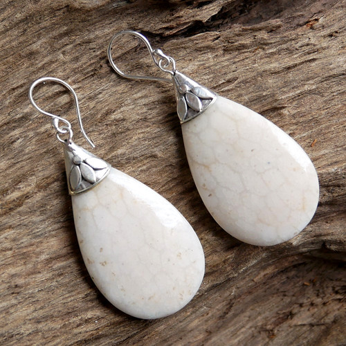 Ivory colour teardrop - colour, coral