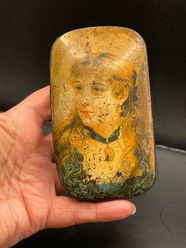 Snuff box lacquered papier - box,