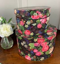 PAIR OF PRETTY VINTAGE