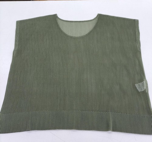 Issey miyake pleats - miyake,