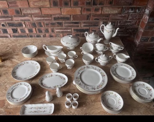 Piece wedgewood dinner - piece,