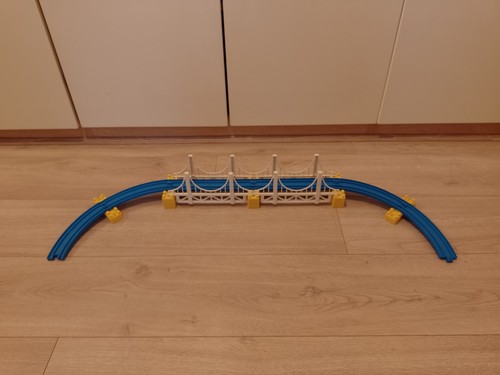 White suspension bridge tomy - white,