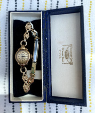 9ct Gold Accurist Ladies Watch Vintage Hallmarked 21 Jewels WORKING