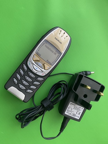 Nokia 6310i black gold - black, gold-