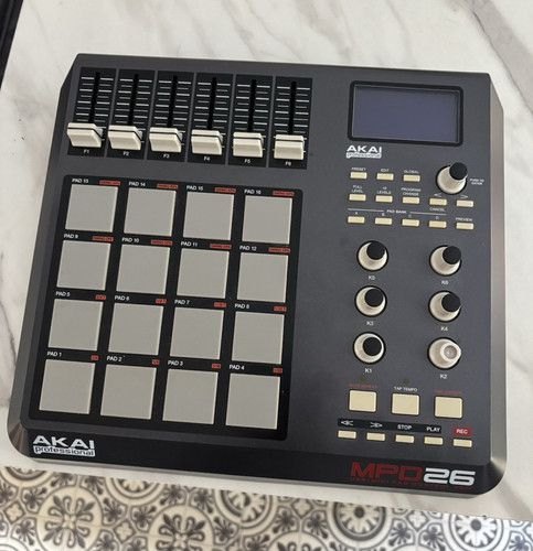 Akai mpd26 usb midi pad - akai,