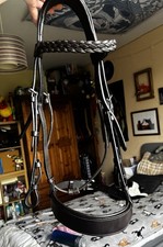 ANATOMIC PADDED SHOW WORKING HUNTER HUNT LEATHER SHOWING BRIDLE PLAITED REINS