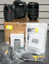 NIKON D300S + 28-100mm Zoom BOXED - professional camera + lens + bag