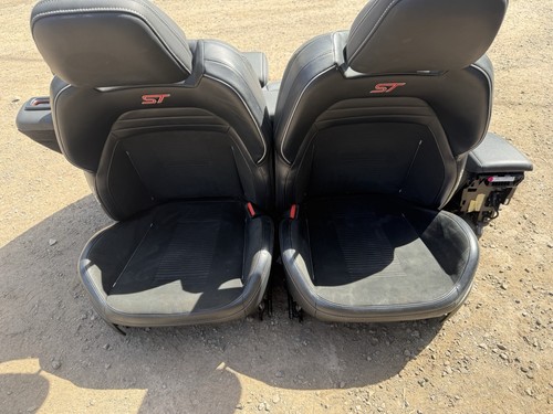 Ford focus half leather - ford,