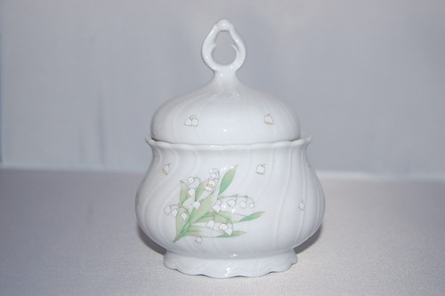 Sugar bowl person regina - sugar,