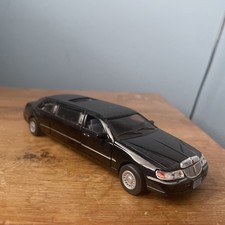 Kinsmart LINCOLN TOWN CAR