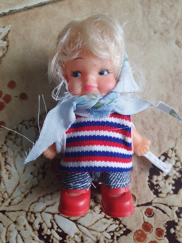 Tiny vintage inch doll - a,