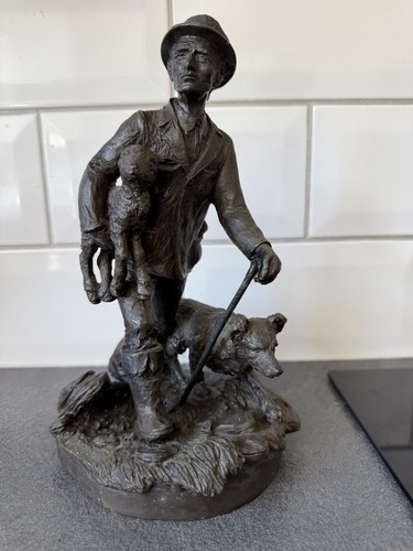 Heredities bronzed resin group