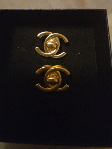 Chanel stunning gold plated - stunning,
