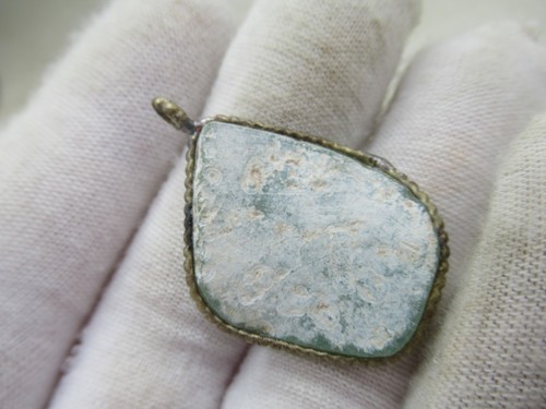 Ancient roman iridescent glass - iridescent,
