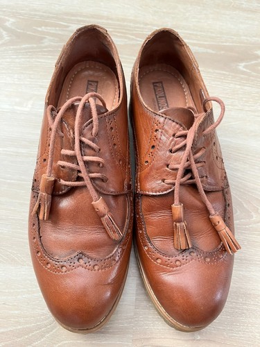 Pikolinos brogue shoes