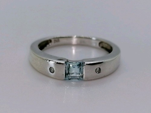 9ct white gold aquamarine - 9ct,
