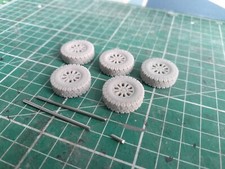 1:32 Land Rover Saw Tooth Wheels with BF Goodrich Tyres
