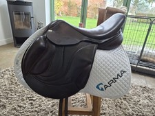 Sue Carson 17.5 in  Wide