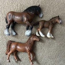 3 Schleich Horses