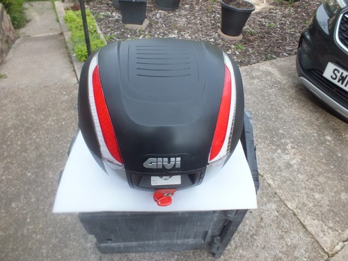 Givi b33 monolock top - top, box