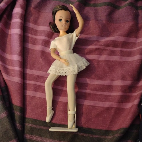 Vintage brunette sindy active - sindy,