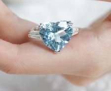 18ct White Gold Mesmerizing