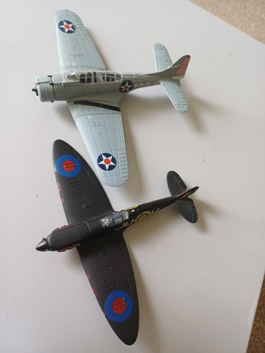Diecast model aircraft x2 - aircraft,