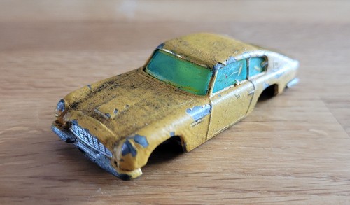 Corgi rockets 901 aston - corgi,