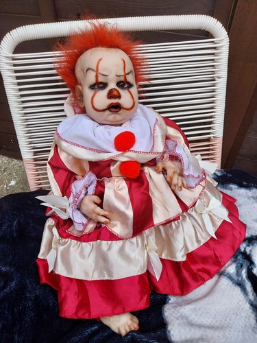 Halloween gothic pennywise - gothic,