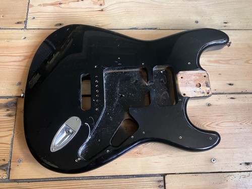 Squier strat fender - squier,