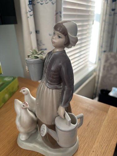 Lladro dutch girl - dutch, hens