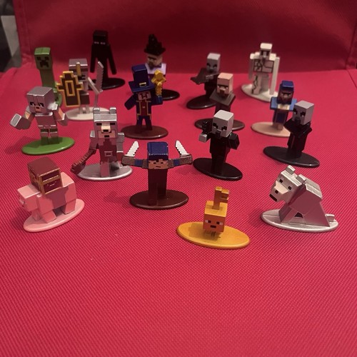 Minecraft diecast collectible - minecraft,