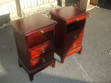 Fine pair of Stag Minstral mahogany bedside cabinets